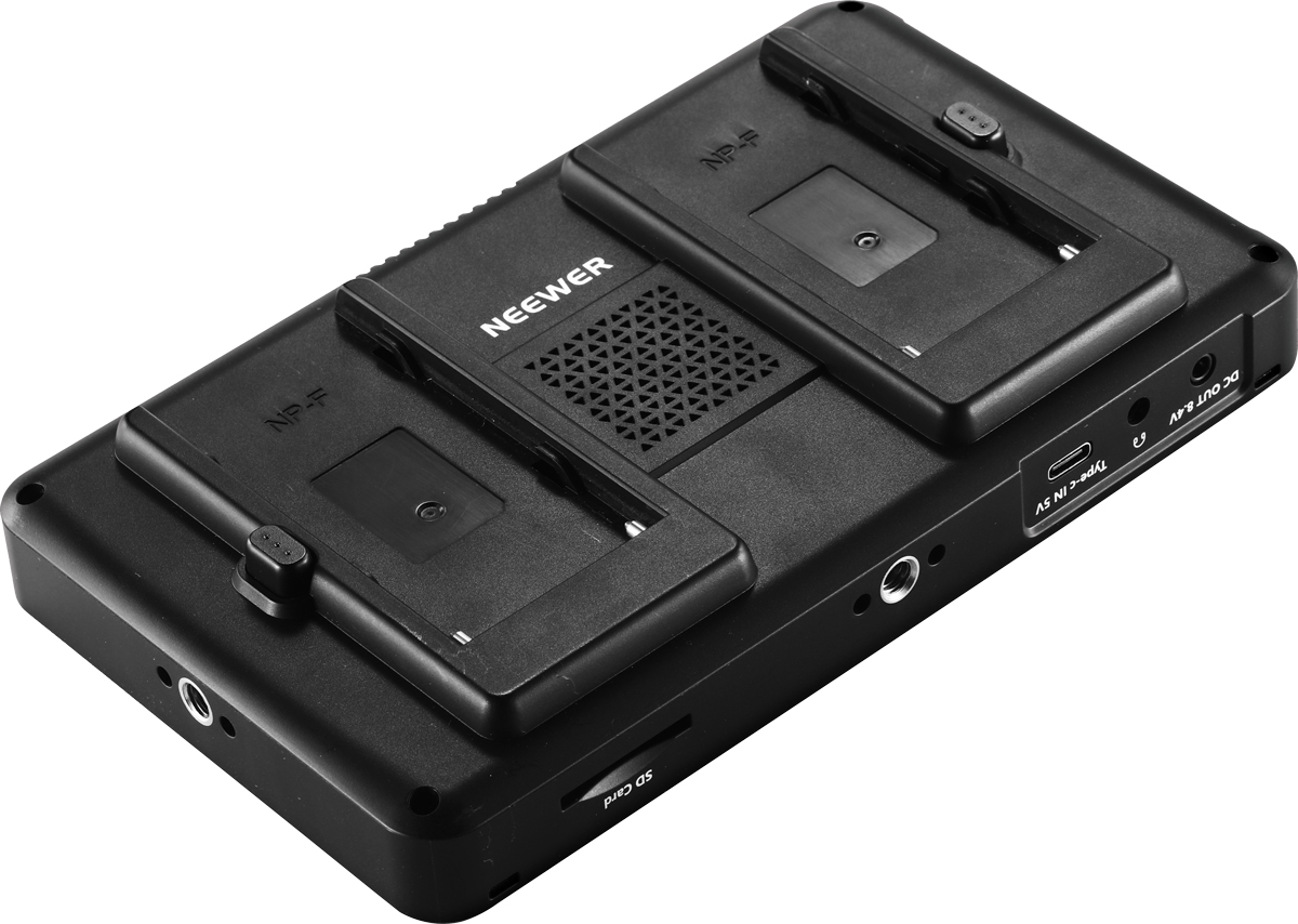 Equipped with USB-C power input, the Neewer F700 will work well out in the field Equipped with USB-C power input, the Neewer F700 will work well out in the field